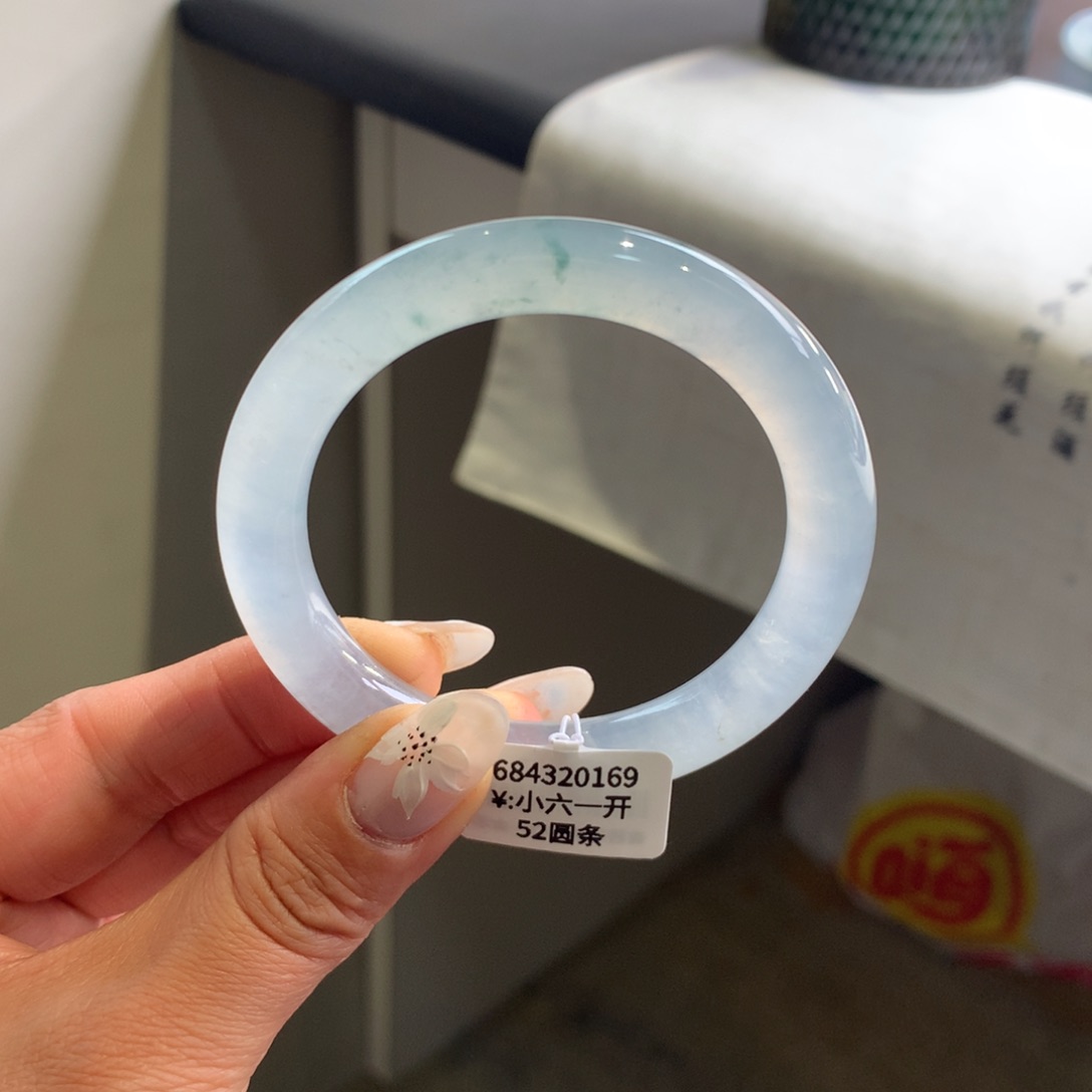 翡翠手镯未镶嵌正冰飘花52圆条（具体询价）