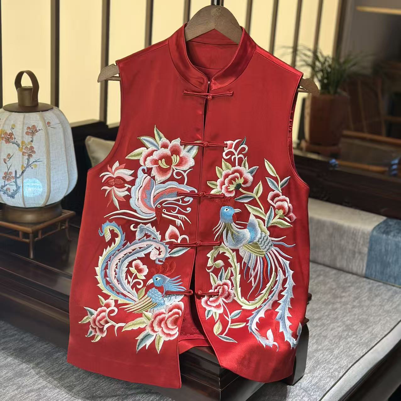 春满堂（红） 芳华设计新中式重工醋酸刺绣马甲时尚百搭马甲FH-B122