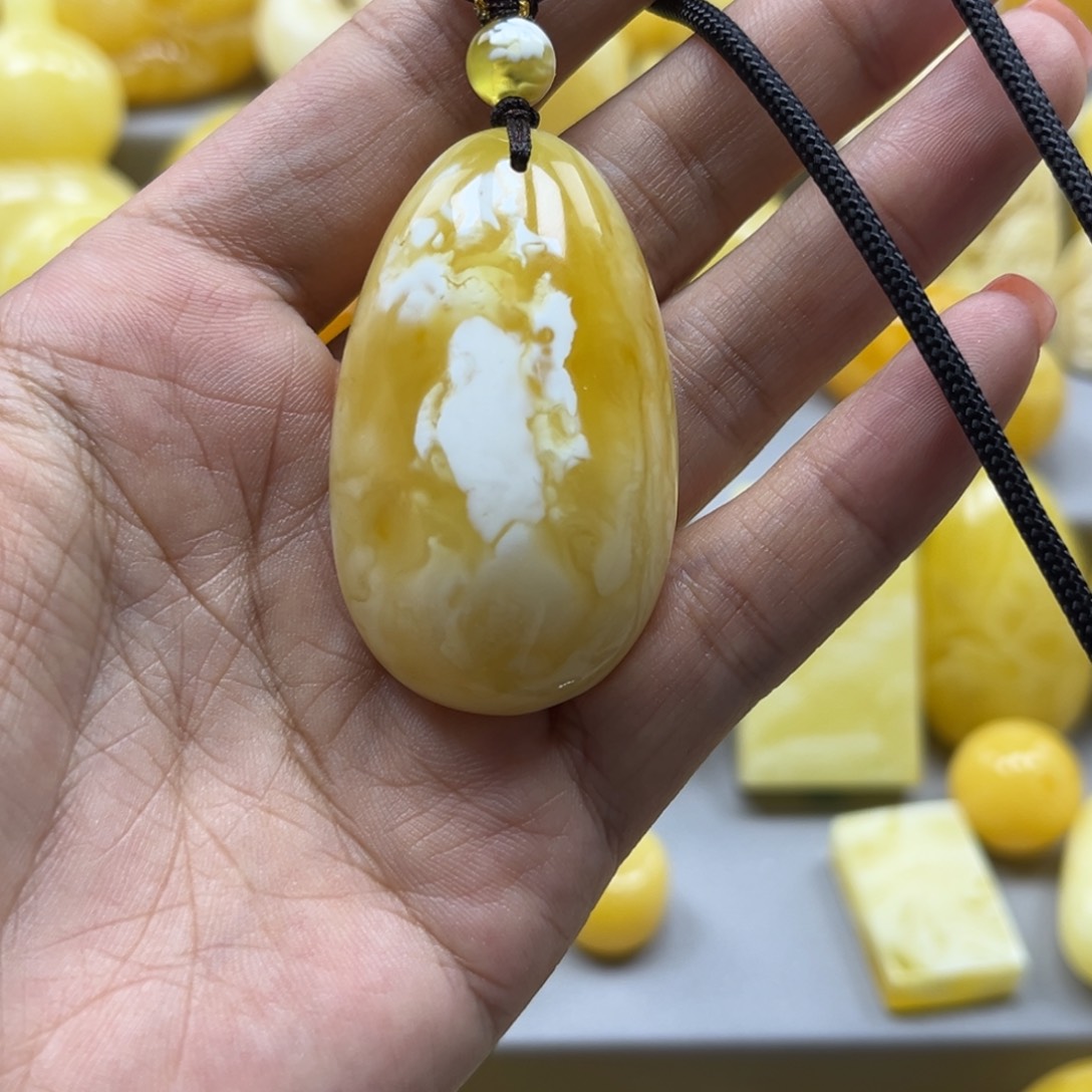 蜜蜡珠宝奇石未镶嵌