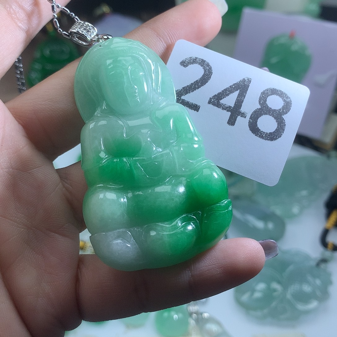 翡翠未镶嵌吊坠(赠链)