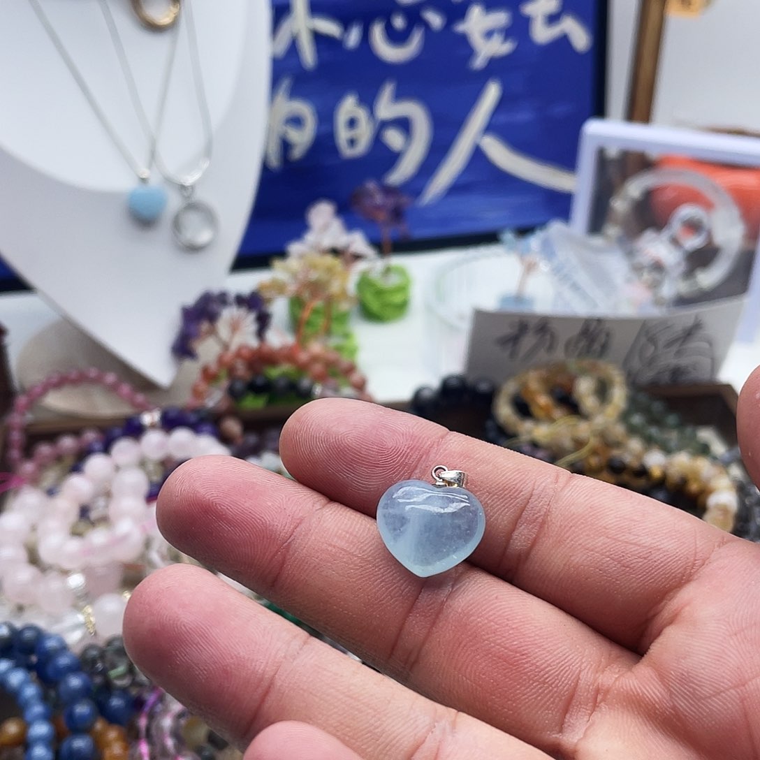 水晶手串未镶嵌海蓝宝爱心吊坠
