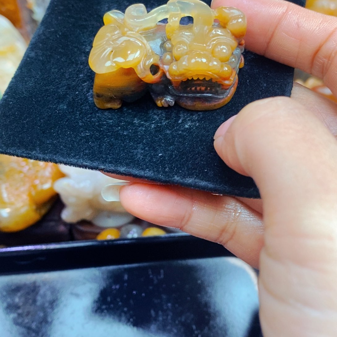 未镶嵌石英质玉（黄龙玉）吊坠(不含链)