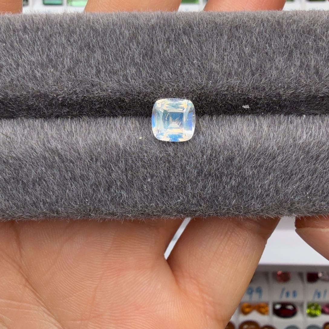 妈***我长石裸石天然1.29