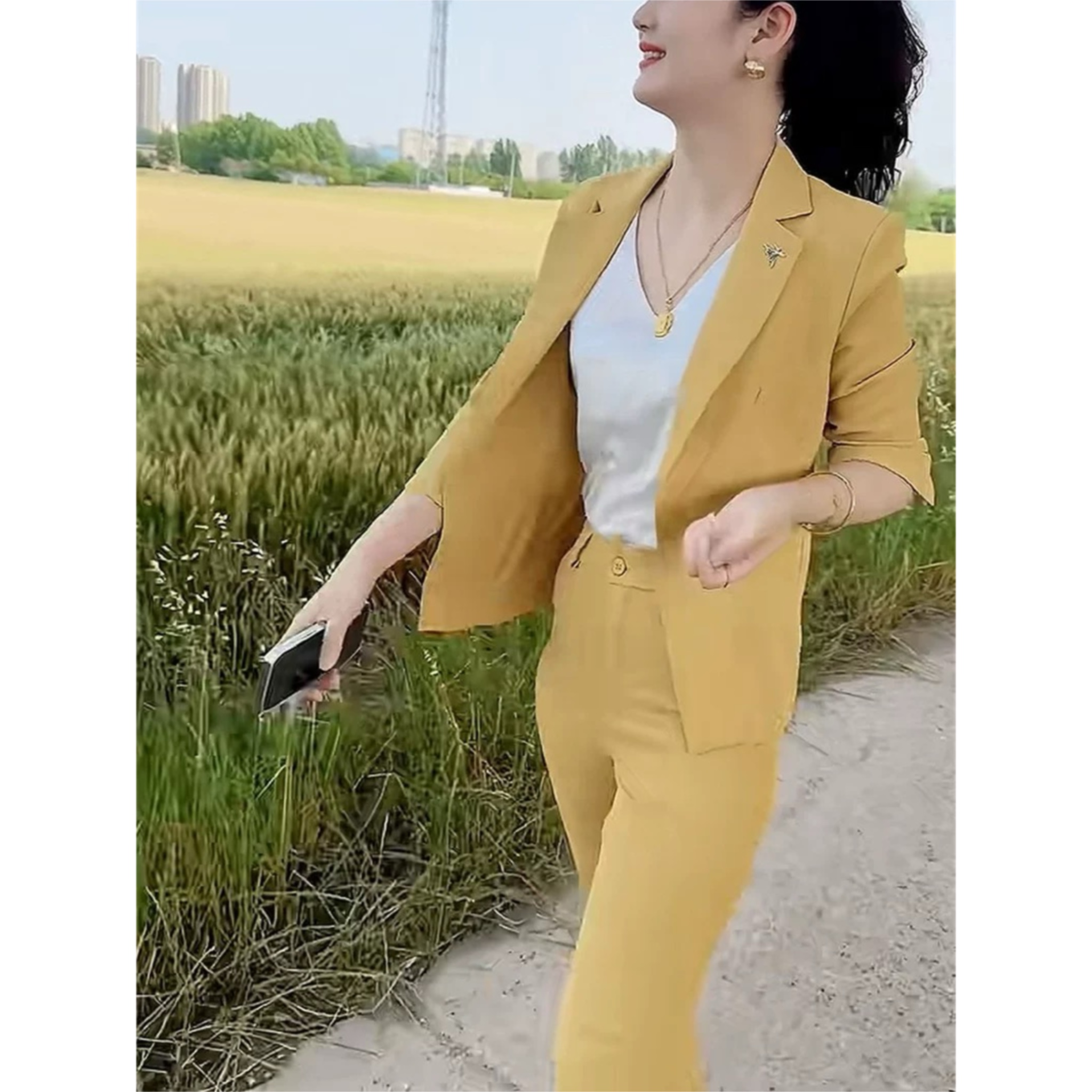 新款时尚女士七分袖轻奢西服上衣搭配修身洋气微喇裤显瘦气质套装