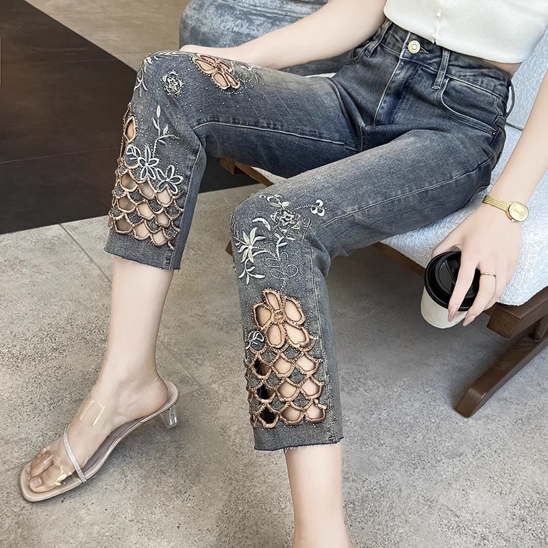 2025秋季薄款刺绣镶钻镂空九分牛仔裤女梨型身材小个子法棍烟管裤