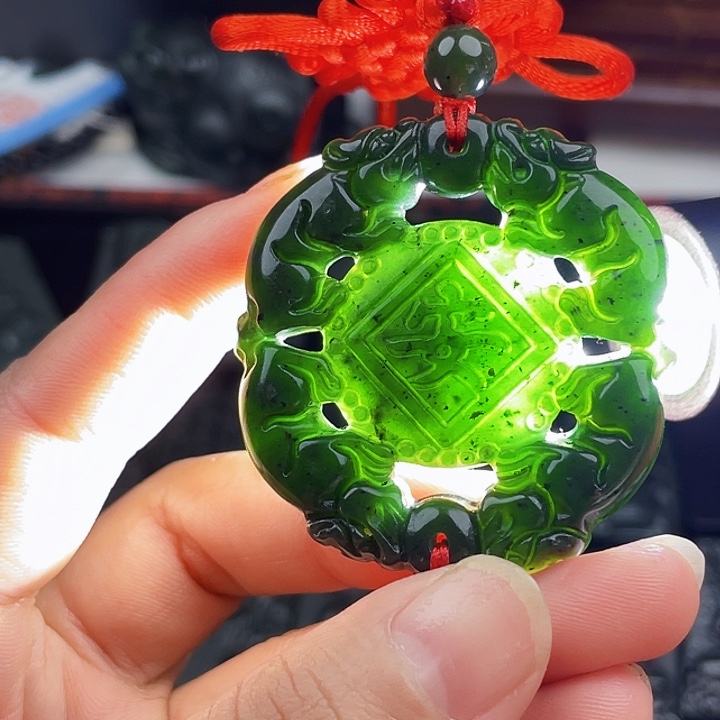 蛇纹石玉未镶嵌挂件泰山玉车挂