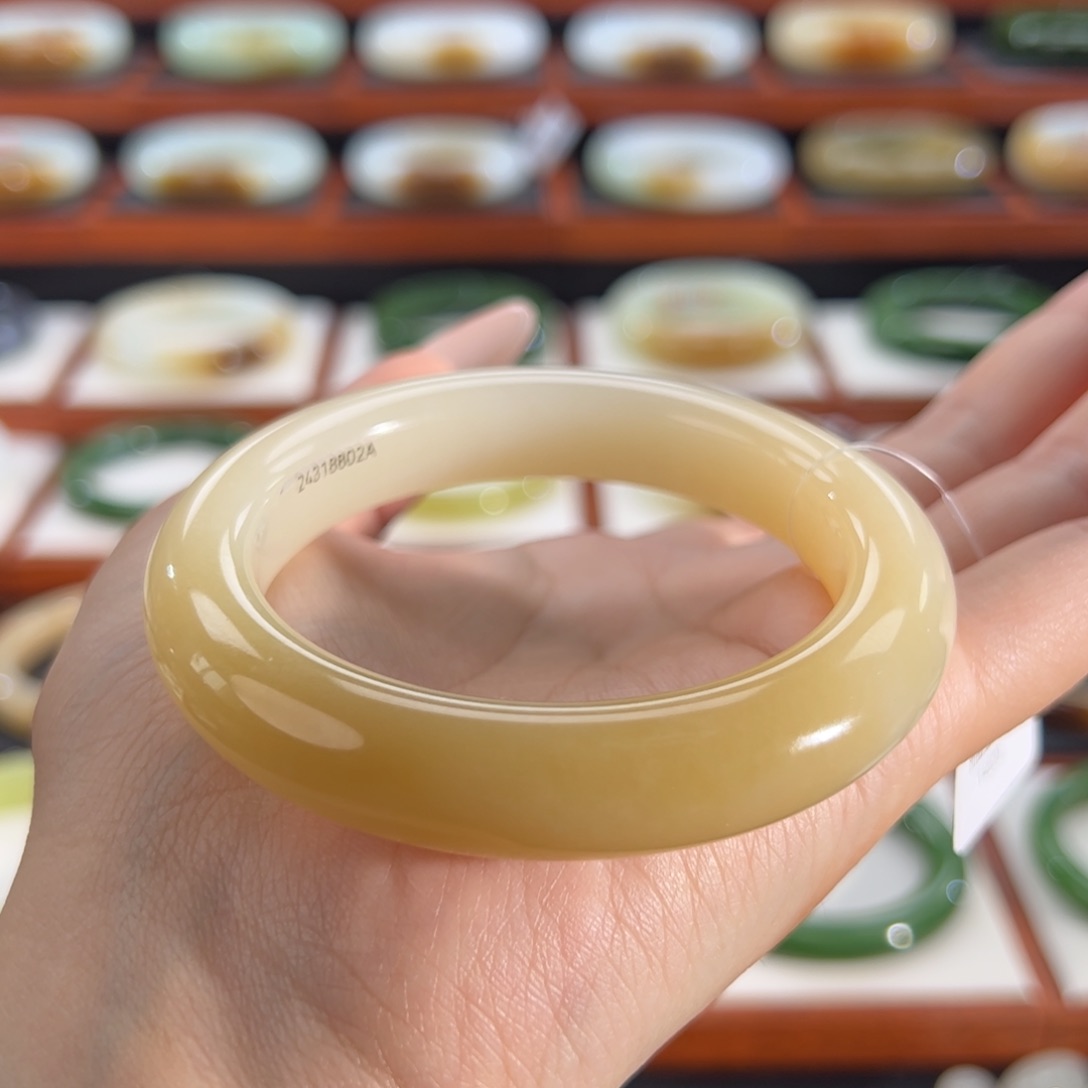 和田玉（糖玉）手镯未镶嵌