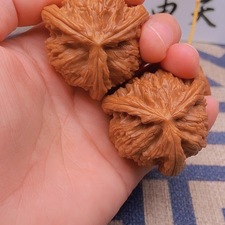 吊坠文玩核桃‘*三棱