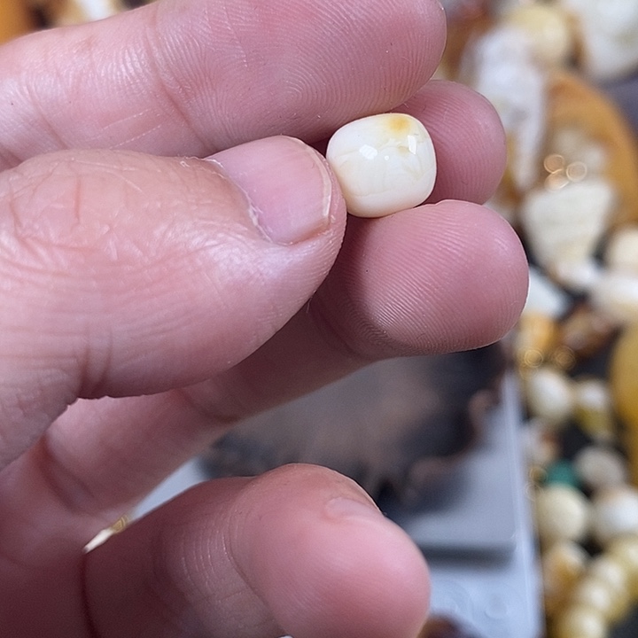 琥珀未镶嵌珠宝奇石我