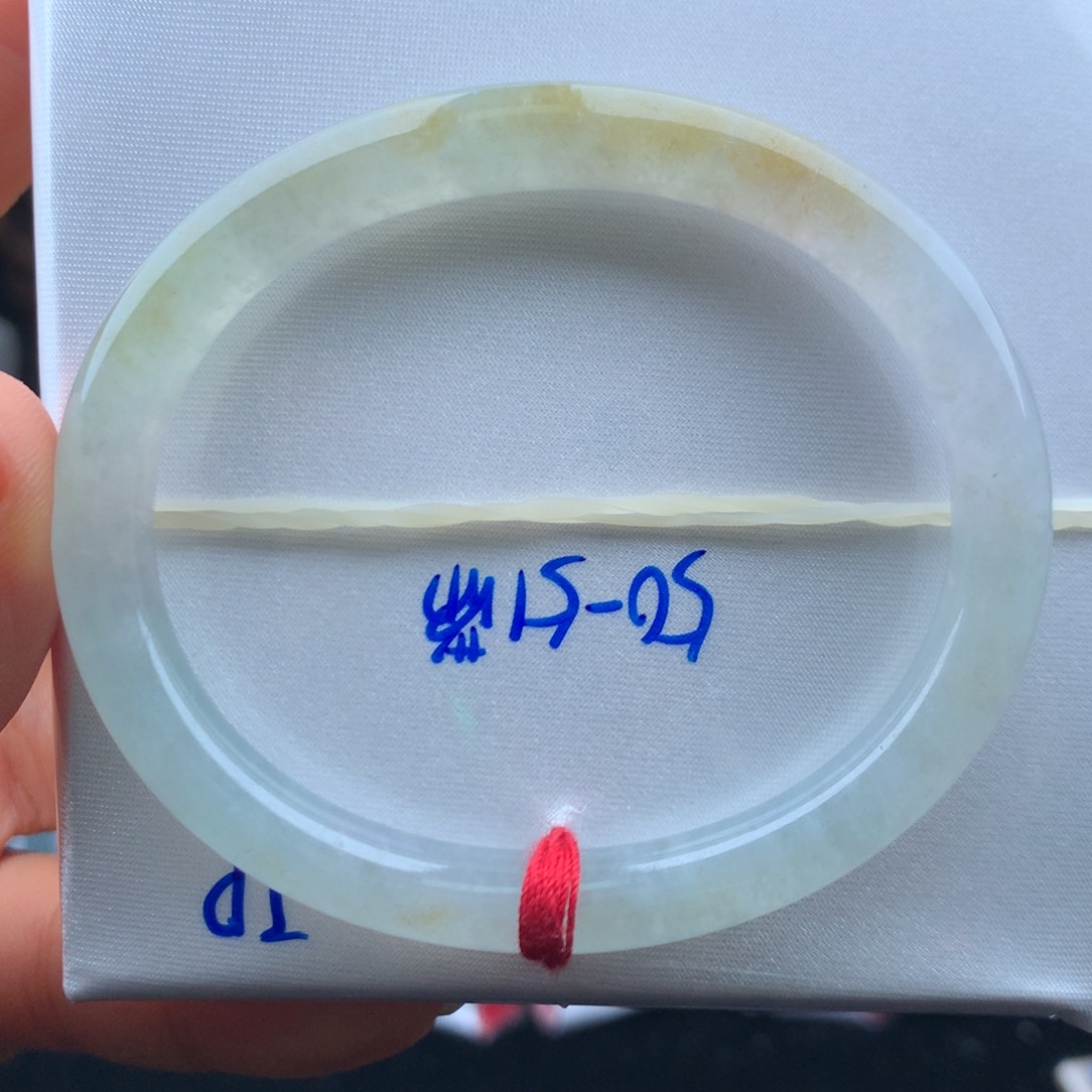 翡翠手镯未镶嵌手镯