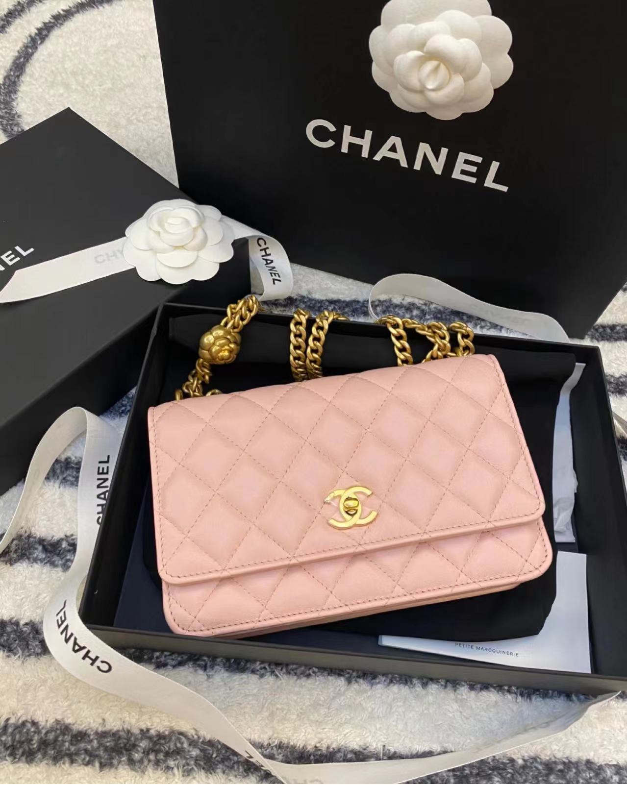 95新 Chanel/香奈儿 粉色山茶花金球woc包 19cm 13733748