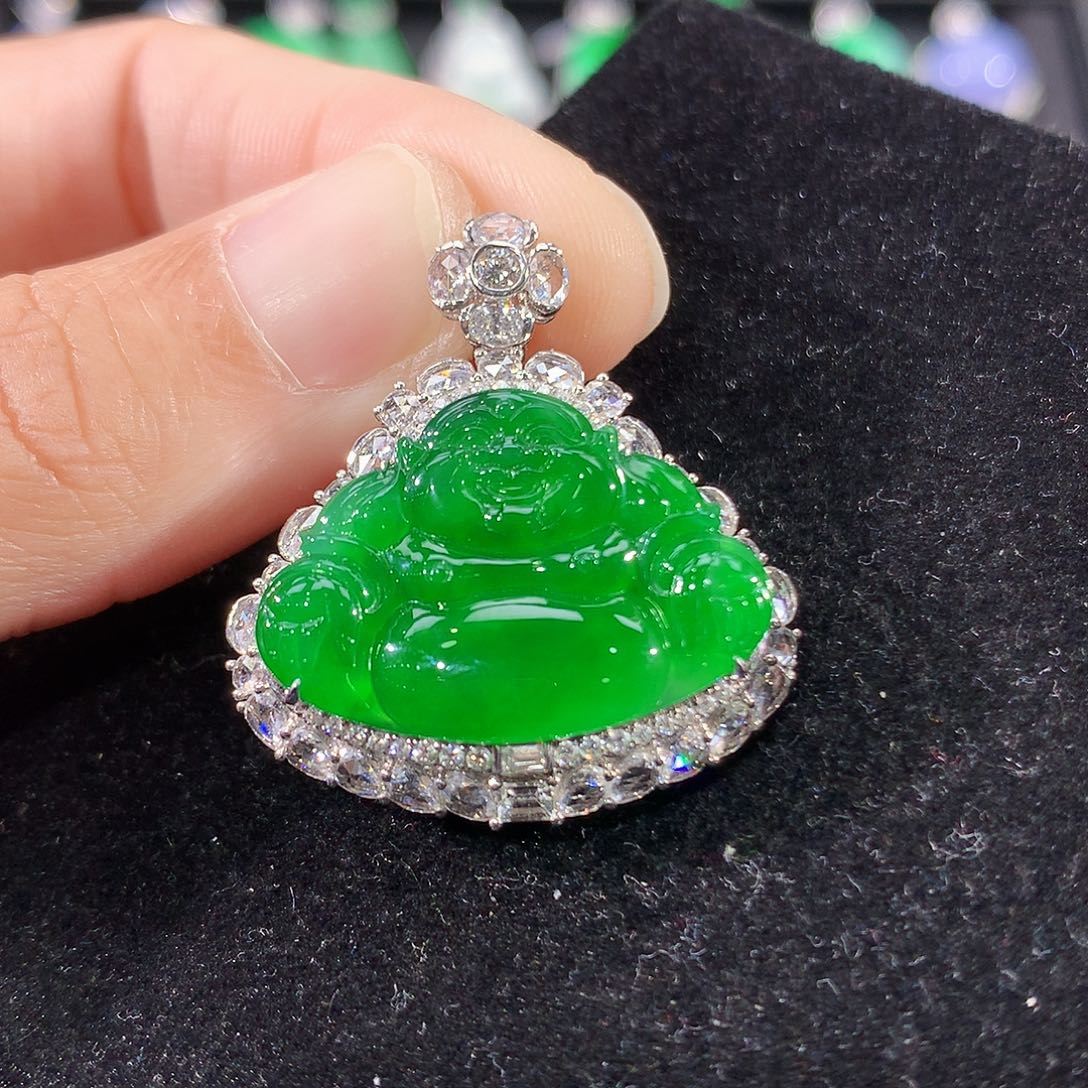 翡翠18K金镶嵌颈饰