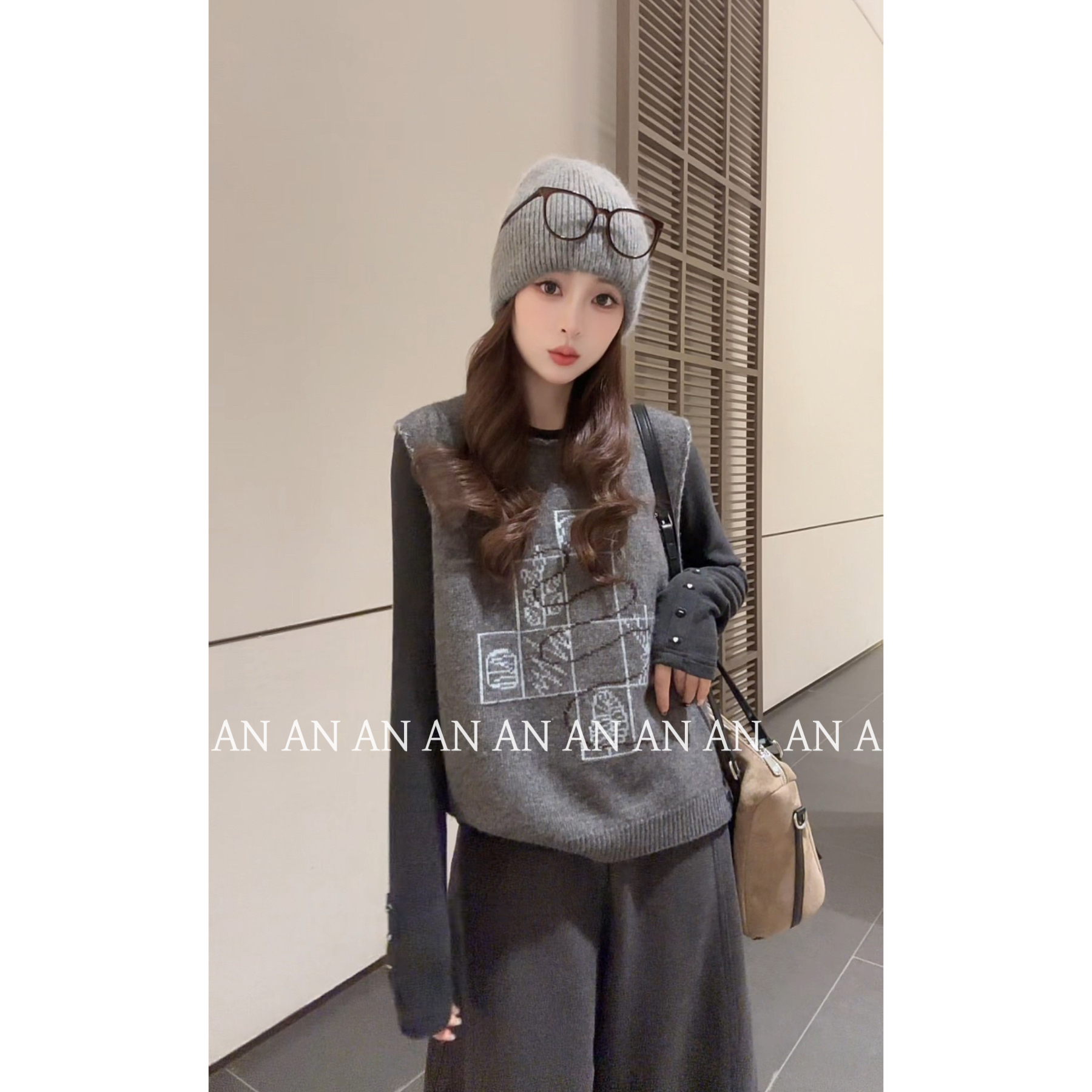 C11260韩系宽松减龄套头波浪线创意感叠穿方格毛衣马甲背心