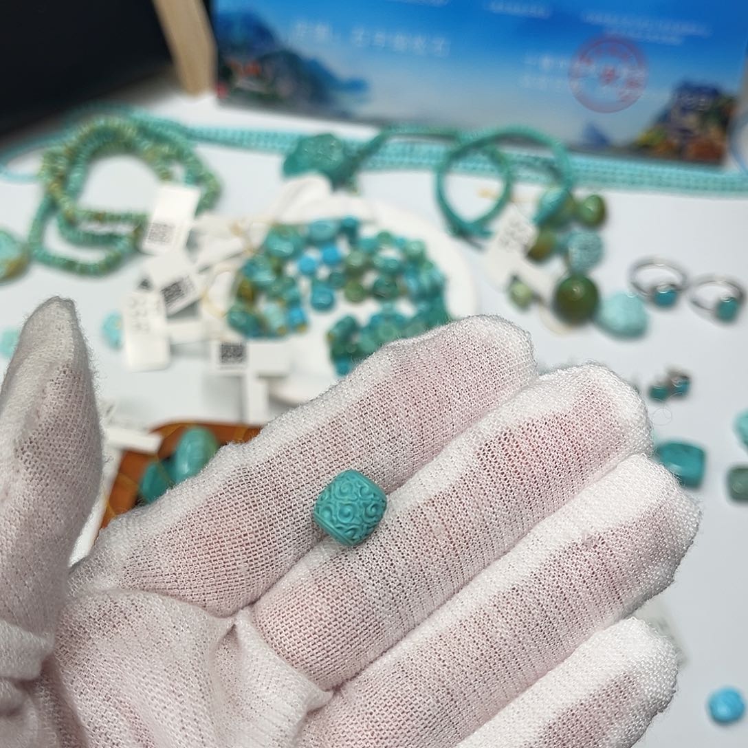 暖****绿松石未镶嵌珠宝半成品