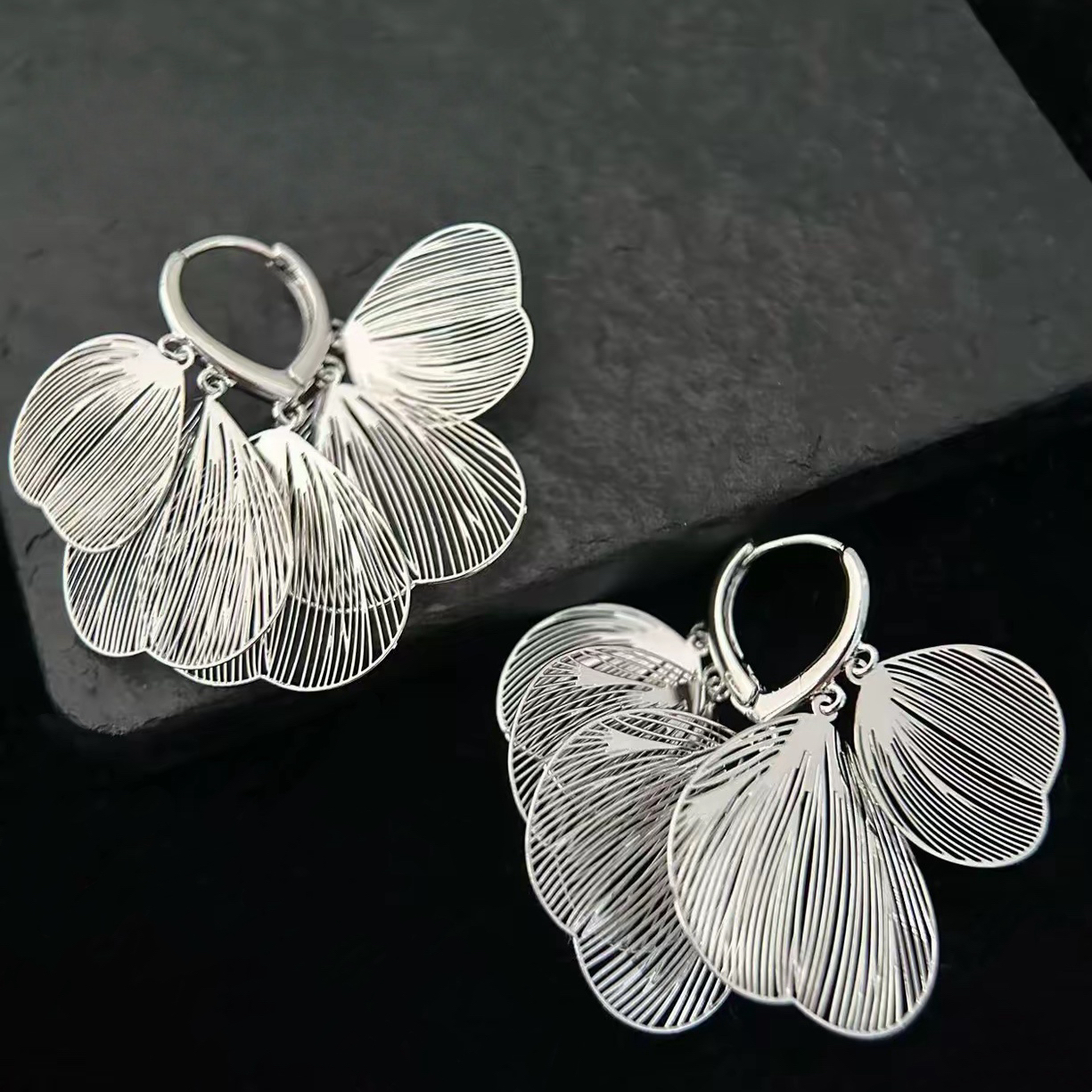 铜合金耳饰 D2295 镂空蝶翼流苏耳扣轻奢气质高级感精致耳饰