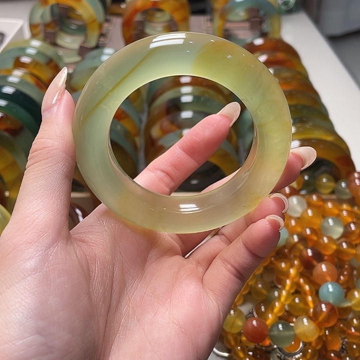 蛇纹石玉未镶嵌手镯53