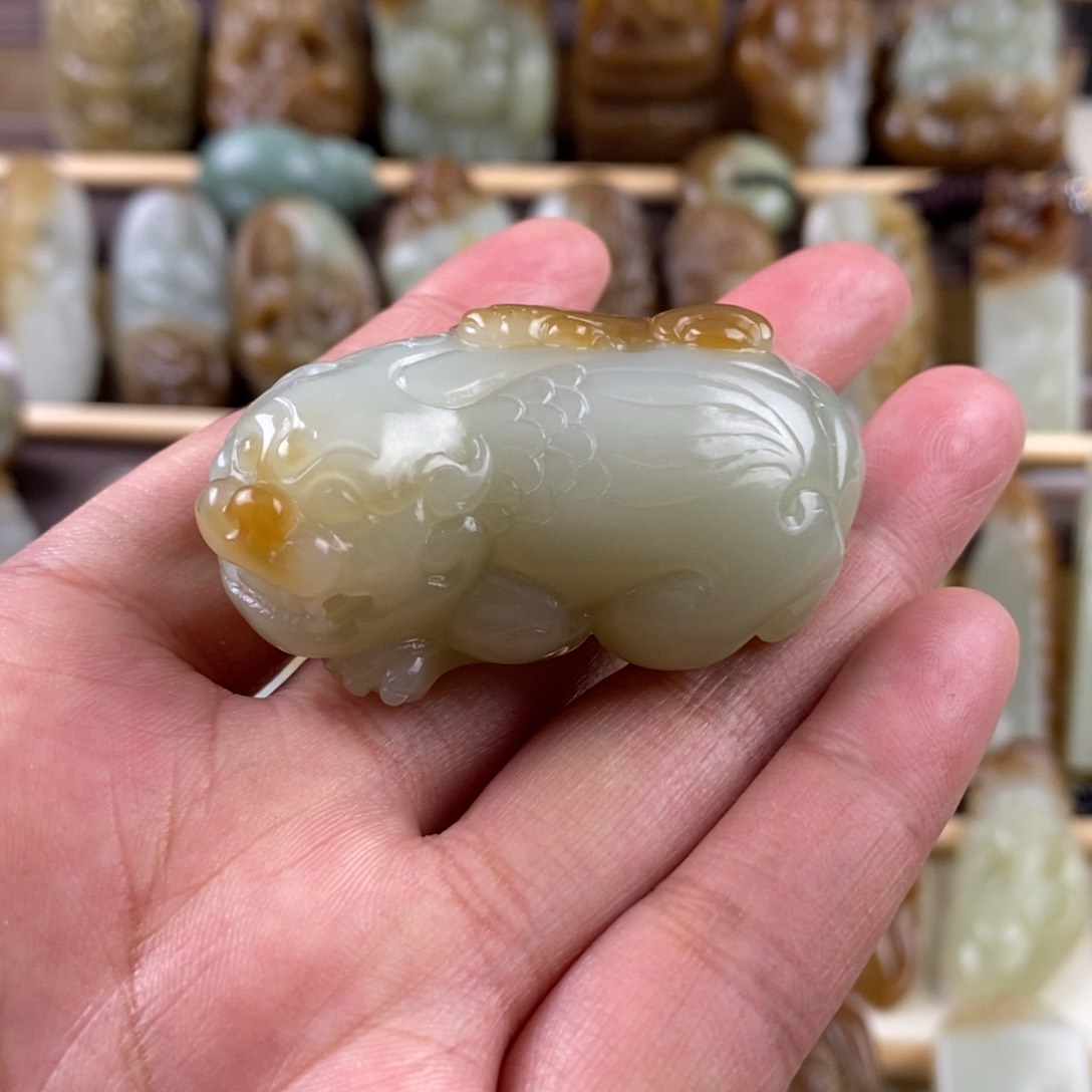 和田玉颈饰未镶嵌铁*哥