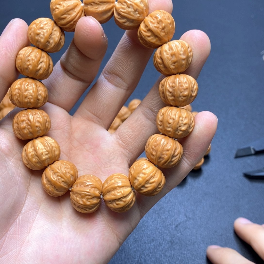 猴头核桃手串大*、京八愣16手串