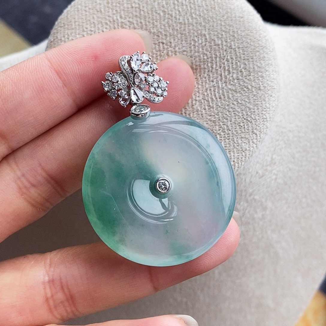 翡翠颈饰18K金镶嵌翡翠首饰