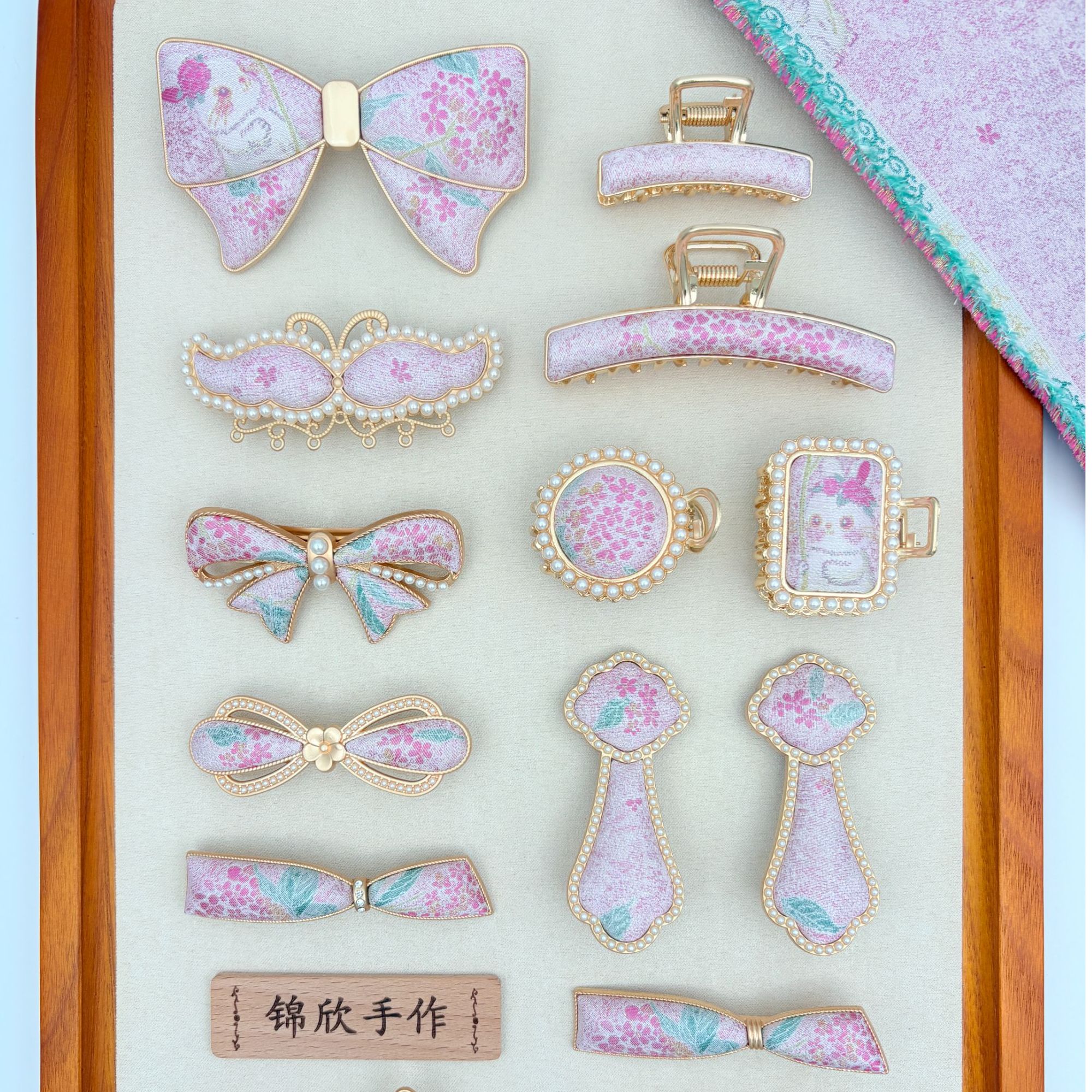 玉兔捧绣-张国权非遗宋锦发夹手工布艺发饰真丝发卡可爱百搭少女