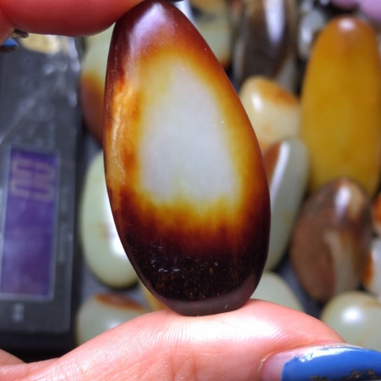 和田玉（翠青玉）未镶嵌珠宝奇石