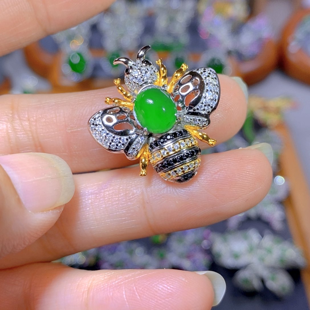 翡翠颈饰银S925镶嵌天然翡翠