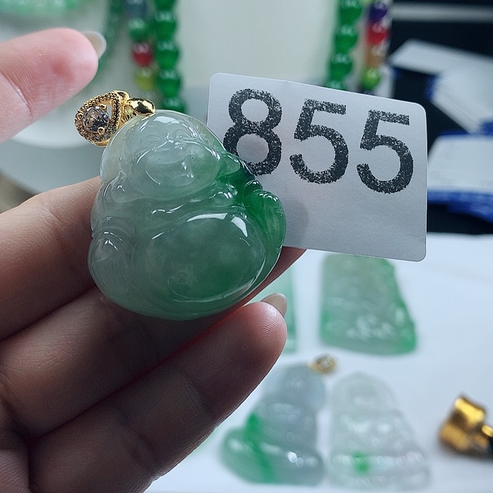 翡翠未镶嵌吊坠(赠链)