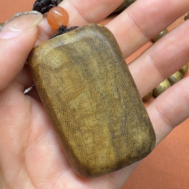 沉香吊坠馨安居沉香定制款