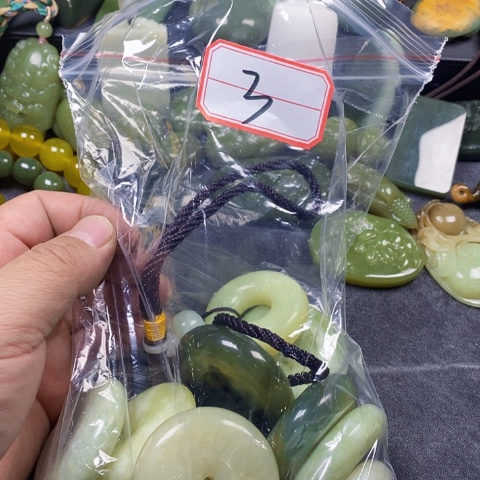未镶嵌蛇纹石玉手链
