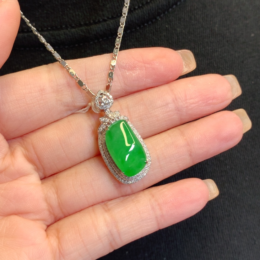 【闪购商品】翡翠18K金镶嵌吊坠(赠链)随形戒面