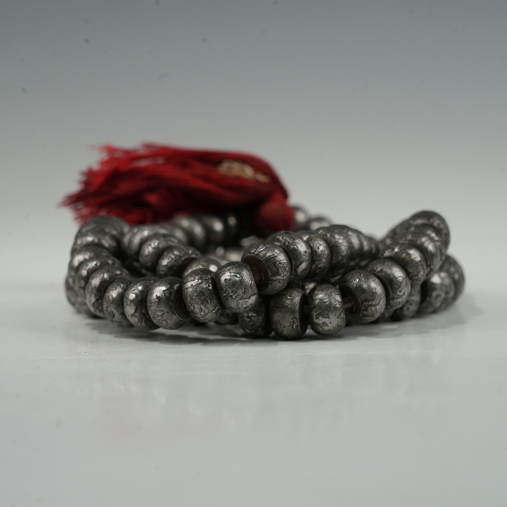 lot52814 清代 寒铁雕刻六字箴言念珠