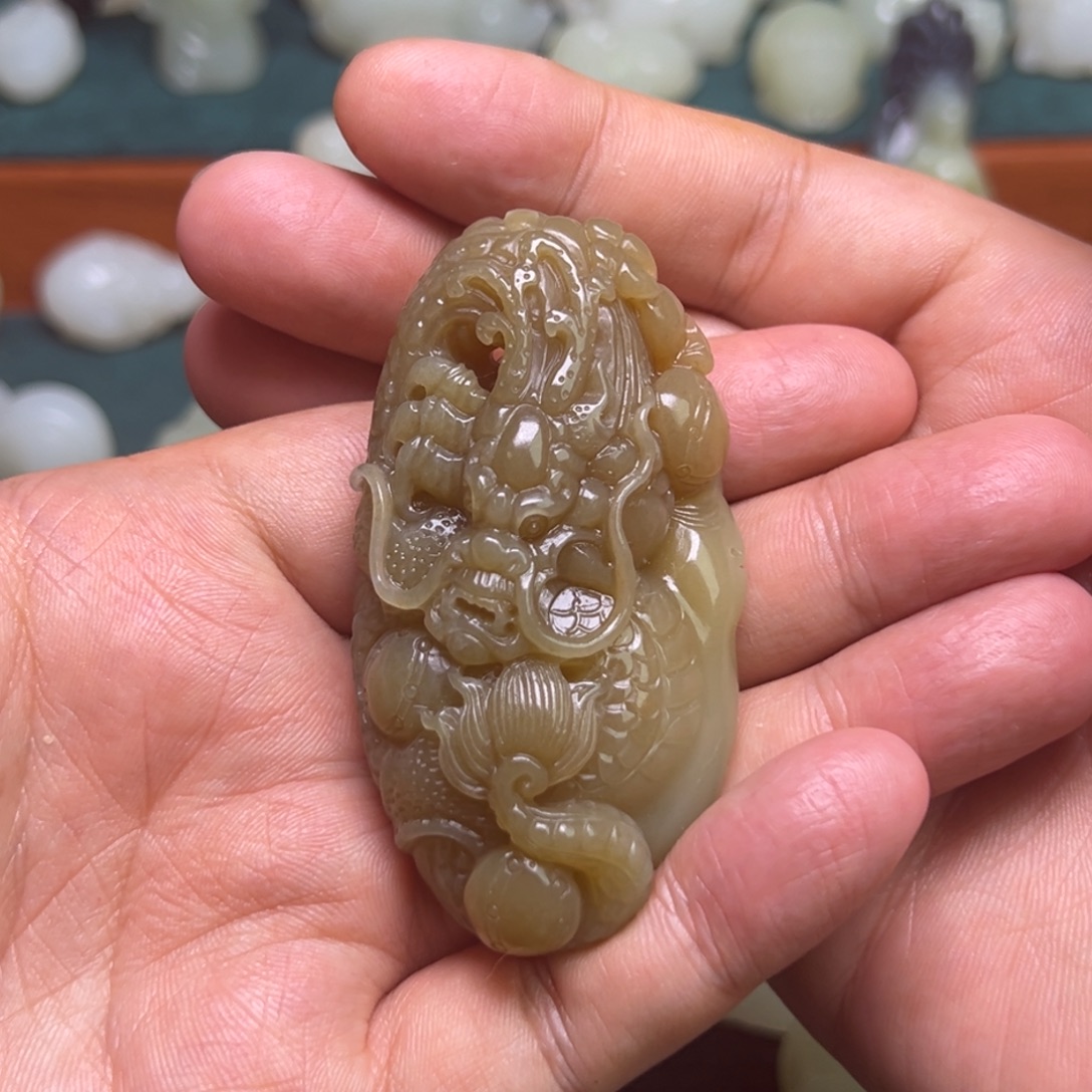 颈饰未镶嵌和田玉