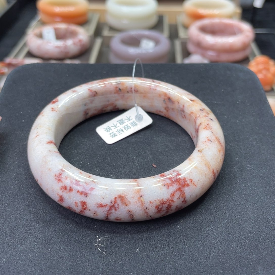 未镶嵌手镯石英岩玉