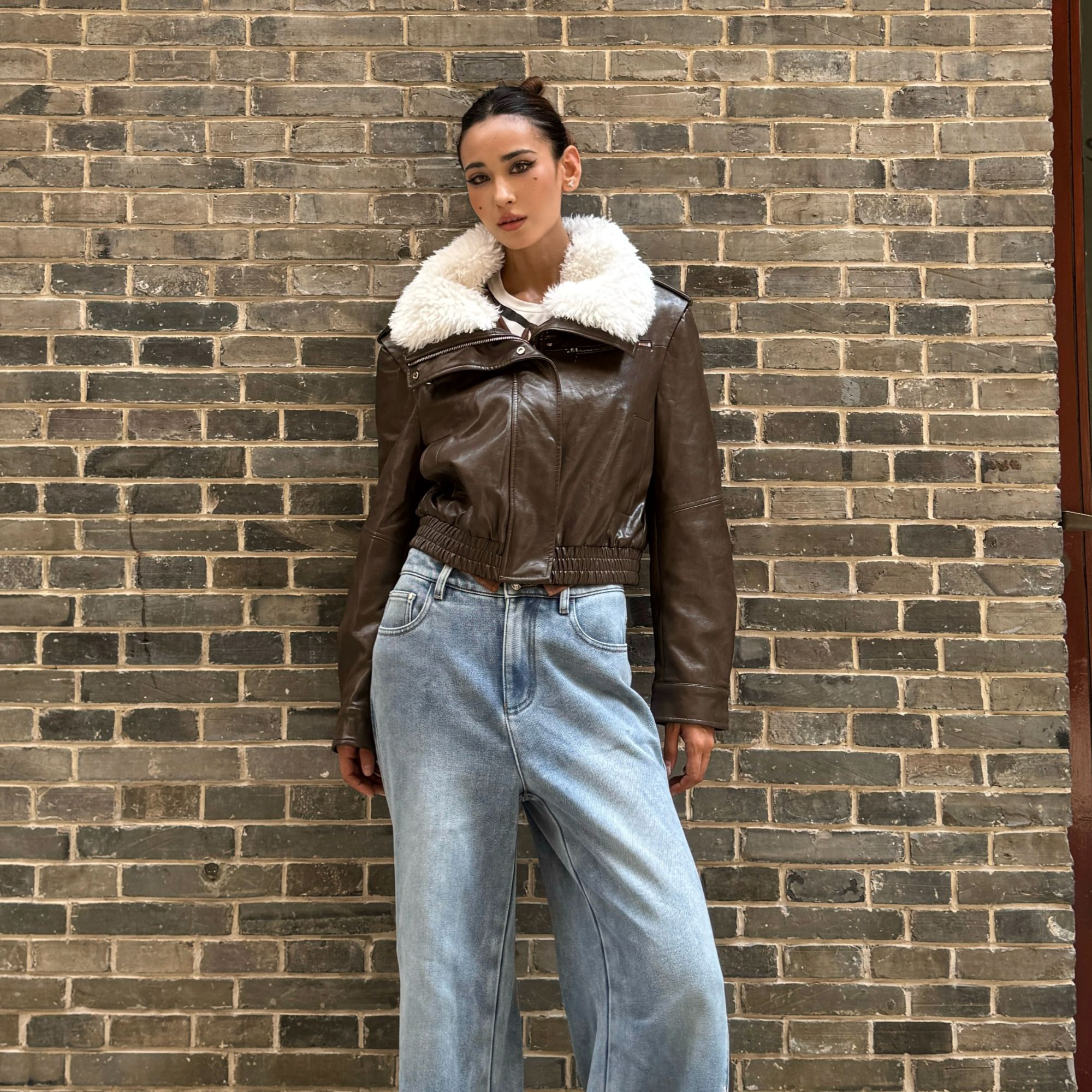 UHOT/诱货棕色短款毛领外套女优雅奢华保暖酷帅街头风UWWW1W714M