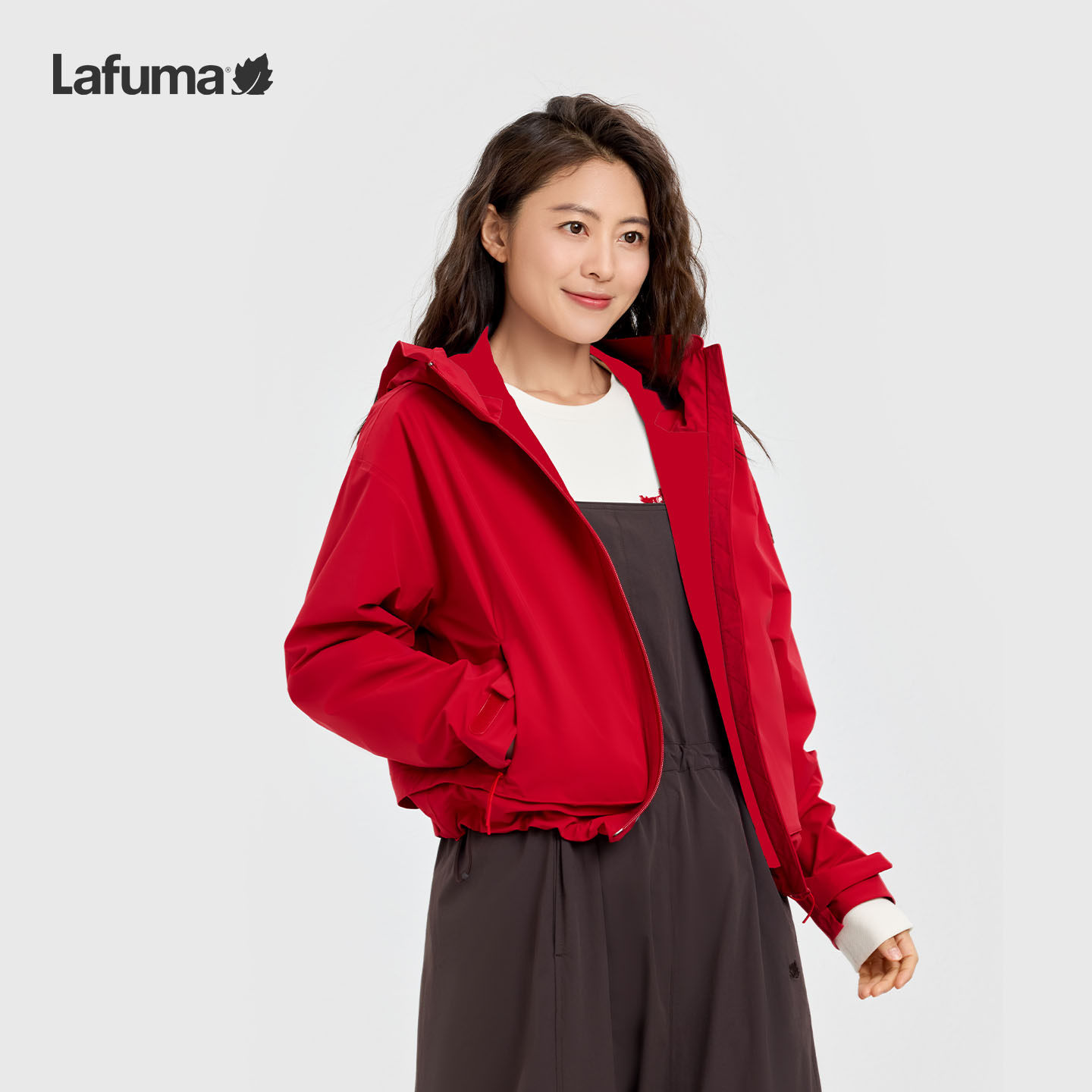 LAFUMA乐飞叶户外26春夏红色防水透湿女士防风夹克外套LFJA6AF75