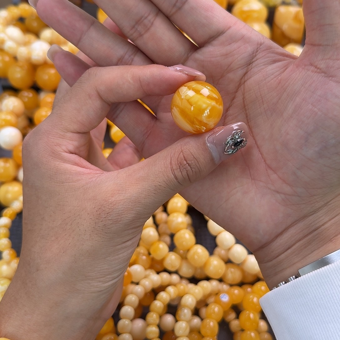 蜜蜡未镶嵌珠宝奇石