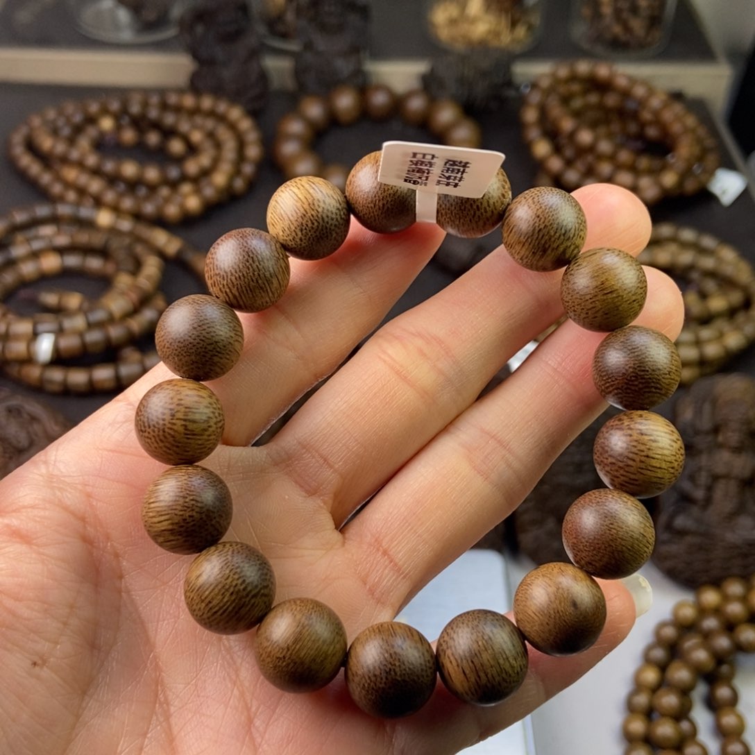 沉香手串真**赏越南芽庄白