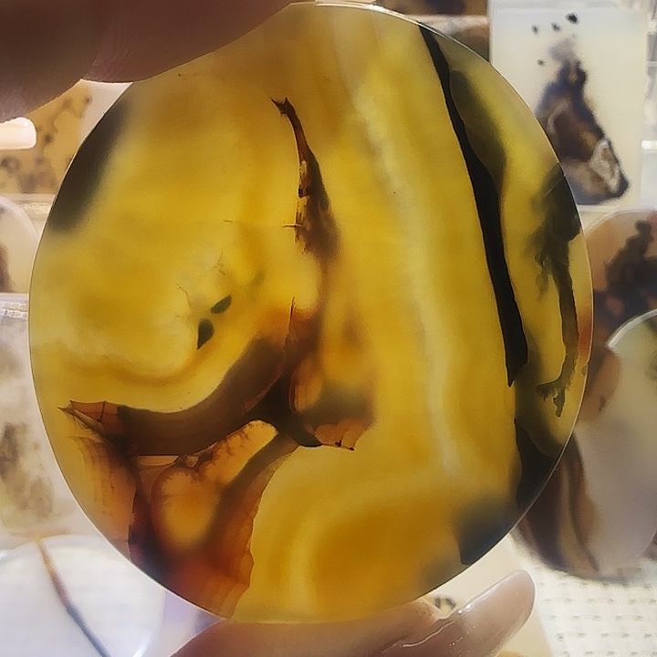 玛瑙/玉髓未镶嵌珠宝奇石