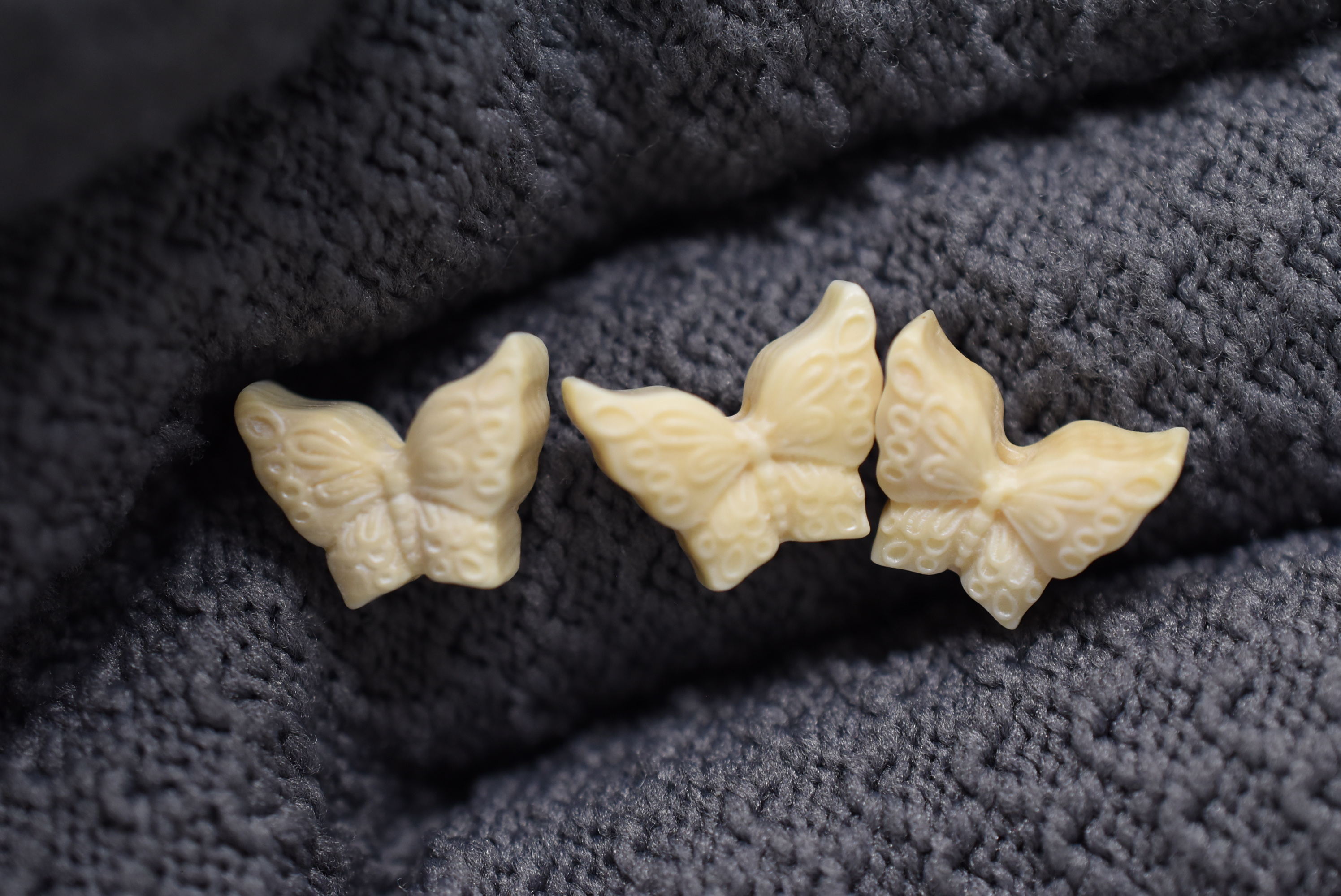 天然保真原色猛犸牙蝴蝶吊坠顶珠背云腰珠隔珠项链配饰编码A0412