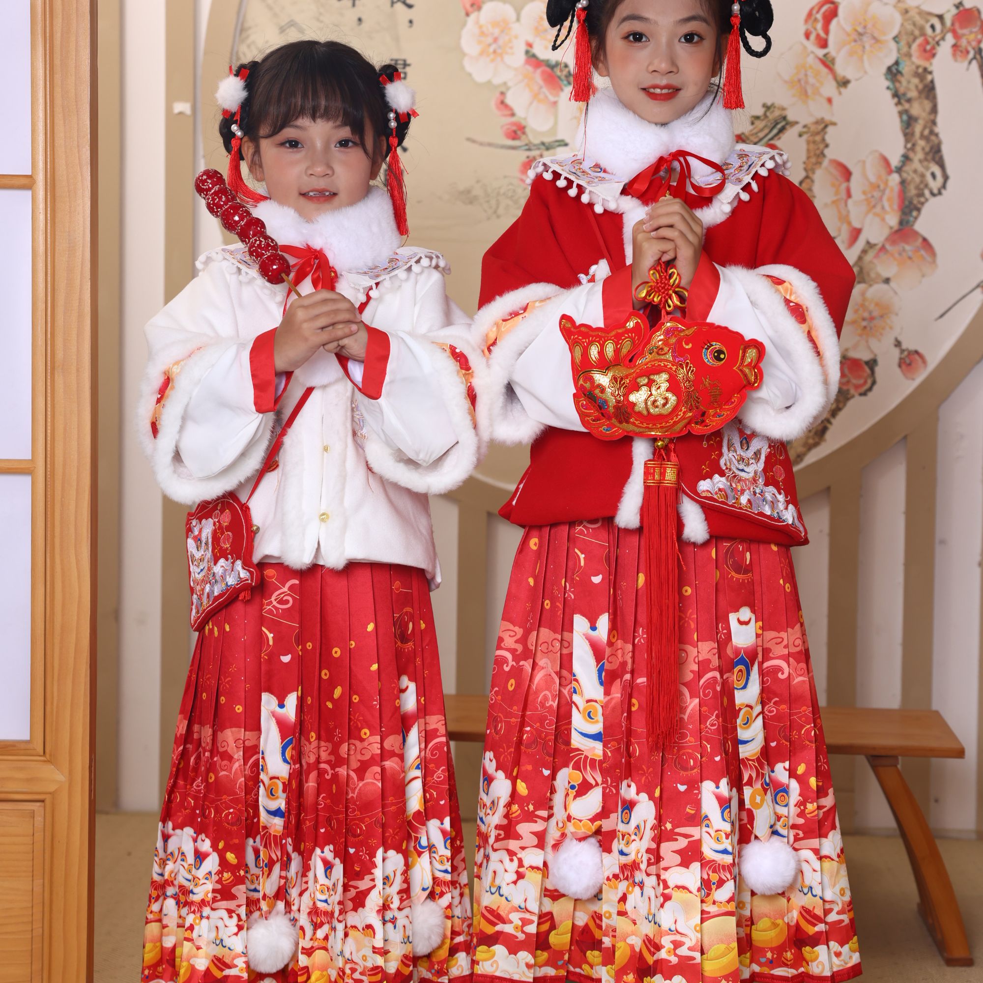 中国红拜年服刺绣2025年秋季马面裙冬装汉服民族中国风冬季女童