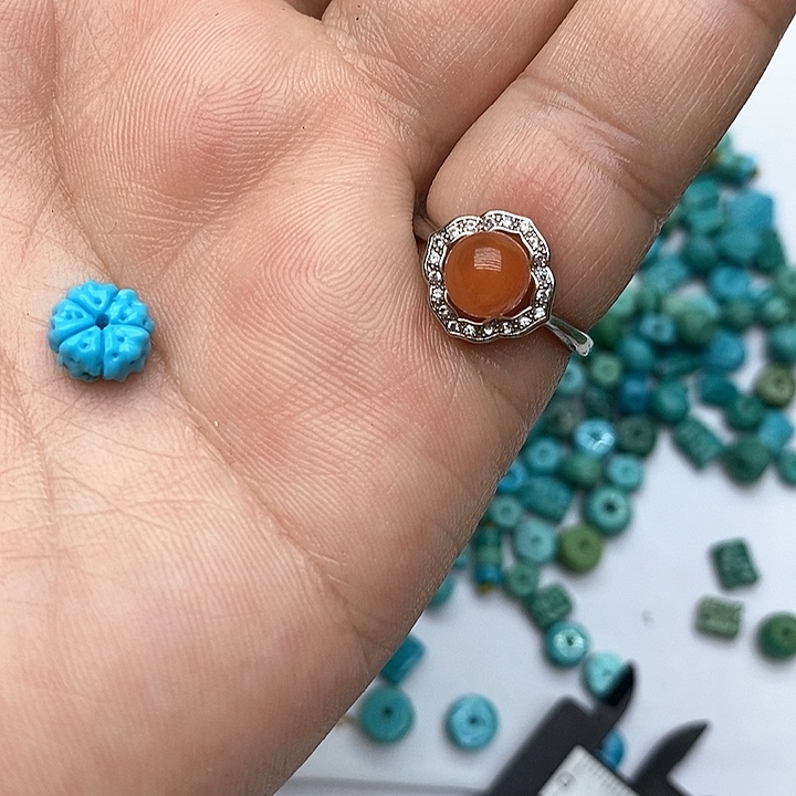 南红玛瑙未镶嵌珠宝奇石