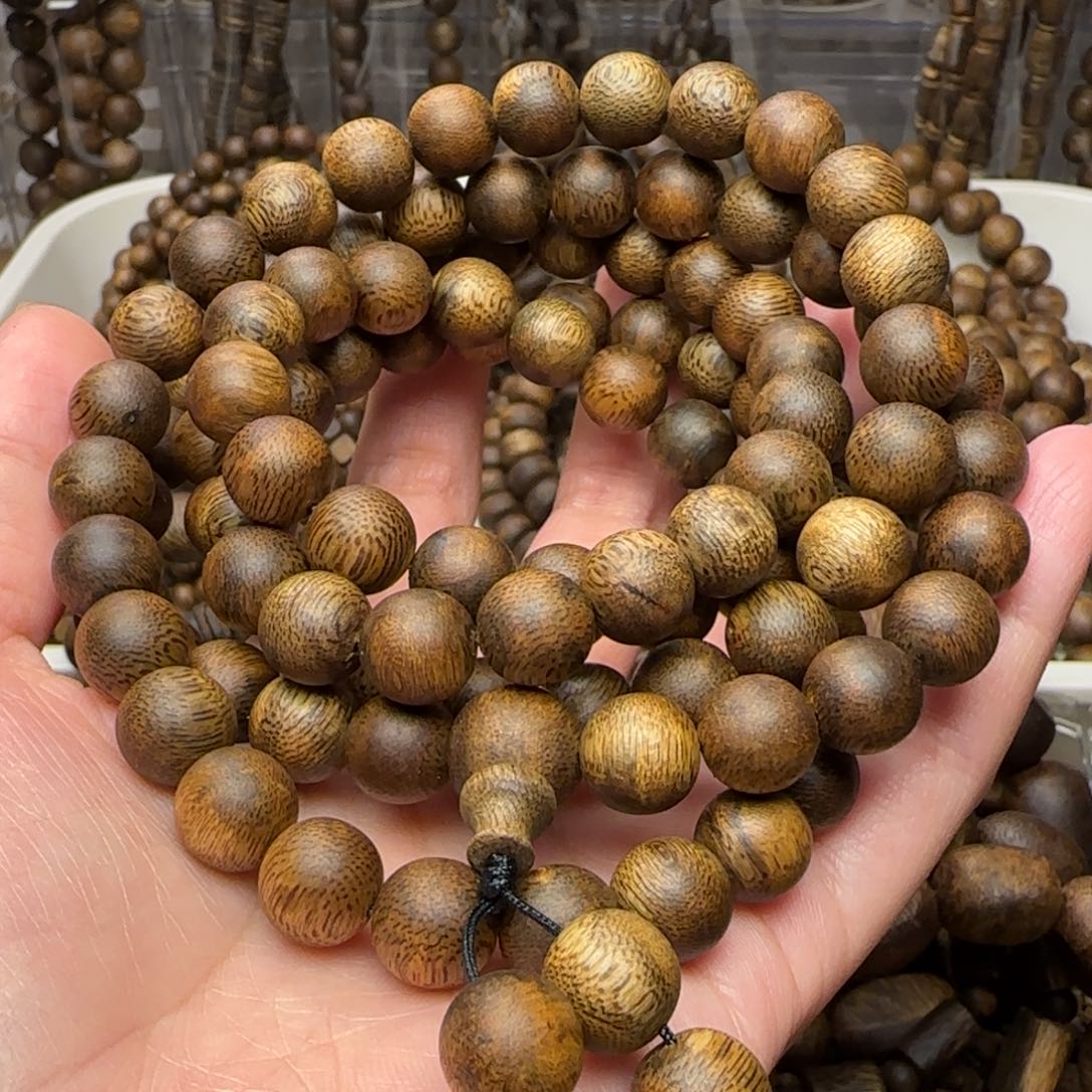 沉香手串?*财多圈108颗海南乌身老料40.7克老料