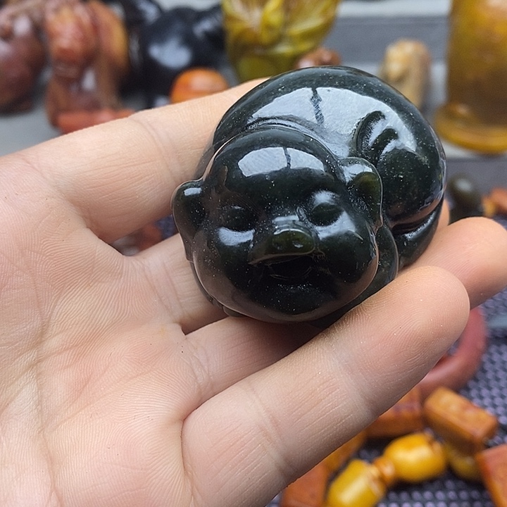 未镶嵌蛇纹石玉颈饰