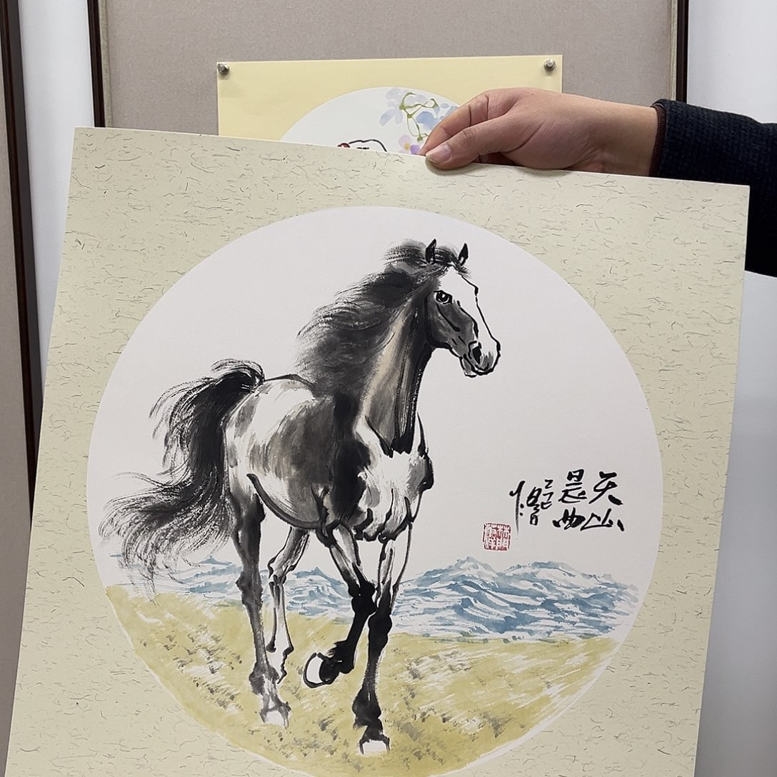 国画艺术家真人手绘