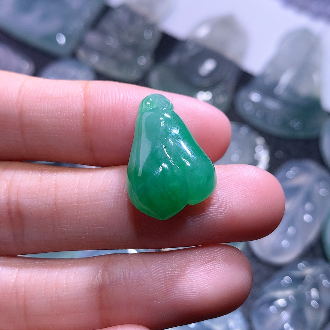 【闪购商品】翡翠未镶嵌颈饰瓜