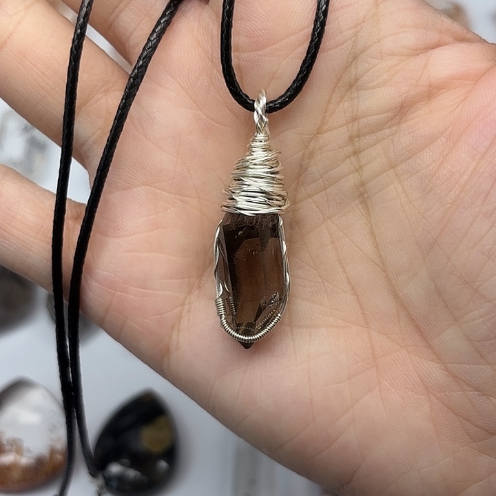 水晶未镶嵌颈饰茶闪灵钻项链