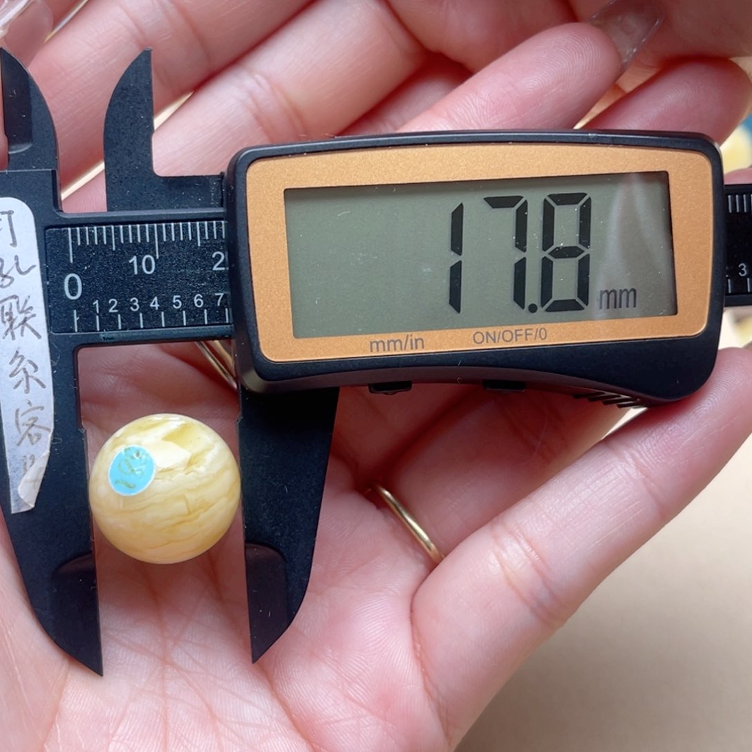 蜜蜡裸石未镶嵌橙*?蜜蜡圆珠梦