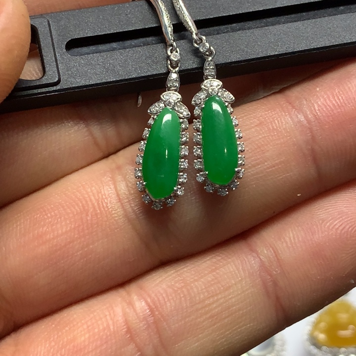 【闪购商品】翡翠颈饰18K金镶嵌耳钩