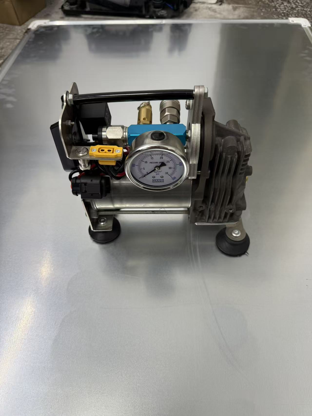 奔驰大功率双缸打气泵充气泵小型改装成品支持0~35公斤压力可调