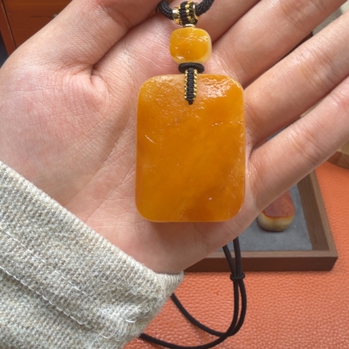 蜜蜡未镶嵌吊坠(赠链)